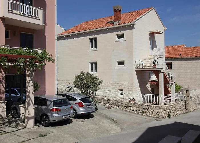 With A Parking Space Cavtat, Dubrovnik - 15111 察夫塔特